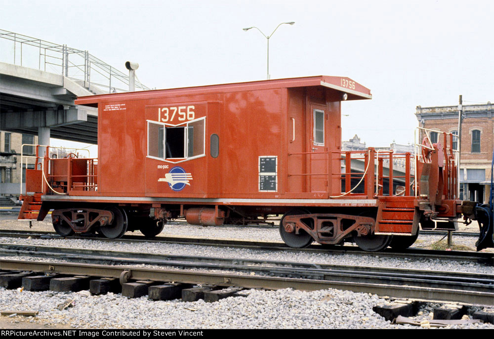 Missouri Pacific caboose #13756